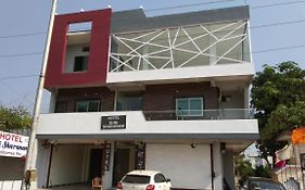 Hotel Shri Sharanam
